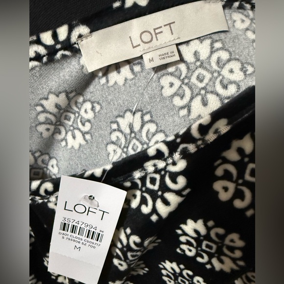 LOFT Black and White Floral Top - Picture 7 of 8